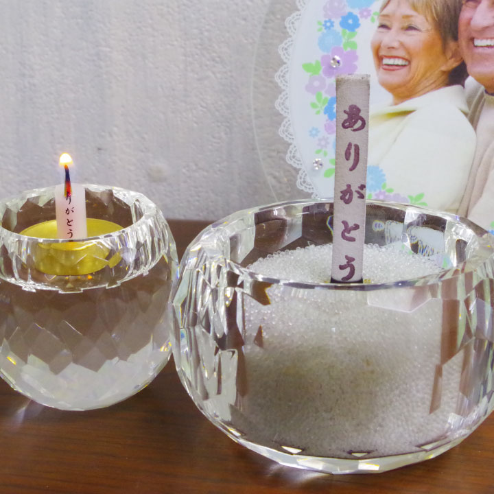 メッセージが浮かぶお線香「ありがとう線香」