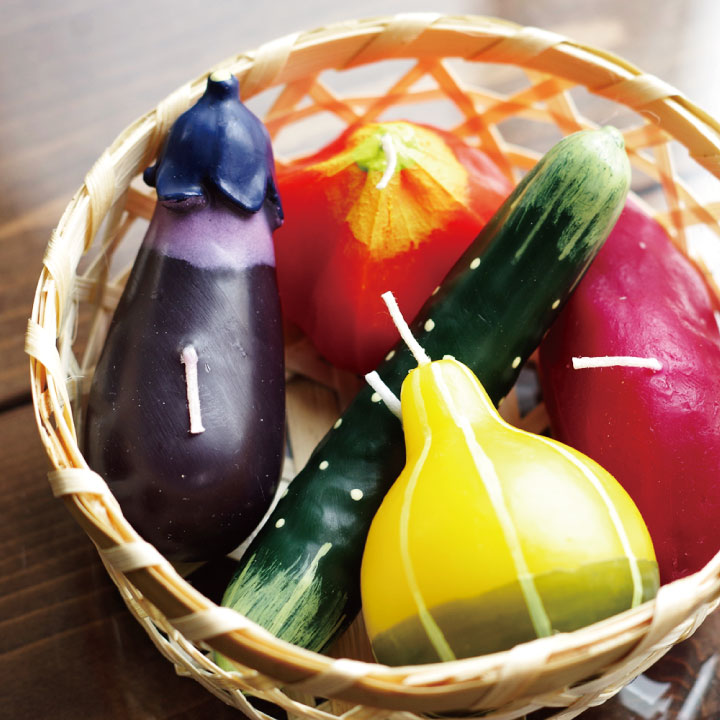 フルーツをかたどったお供え用のキャンドル