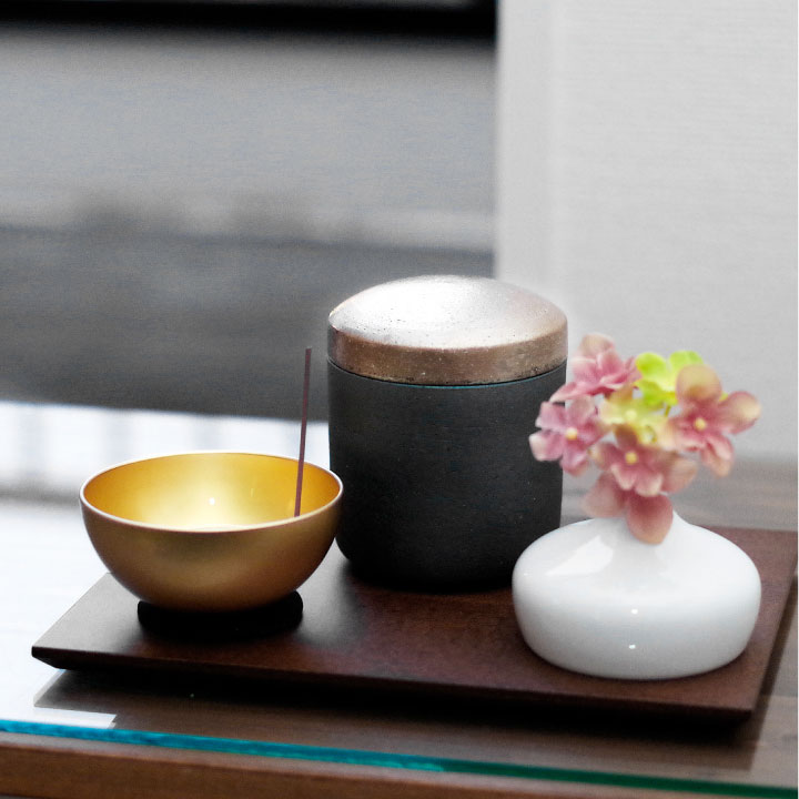 設楽焼の本格的なミニ骨壷