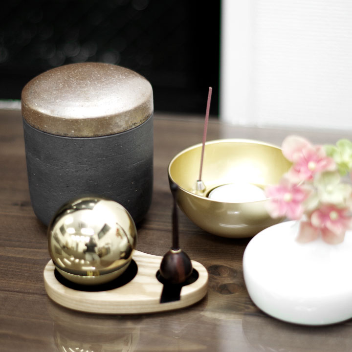 設楽焼の本格的なミニ骨壷
