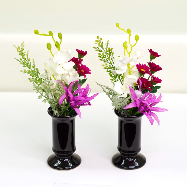 ペットの供養にぴったりのミニ花びん