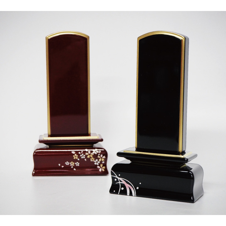 さりげない蒔絵の入ったシンプルモダンな美しい位牌「こよみ」