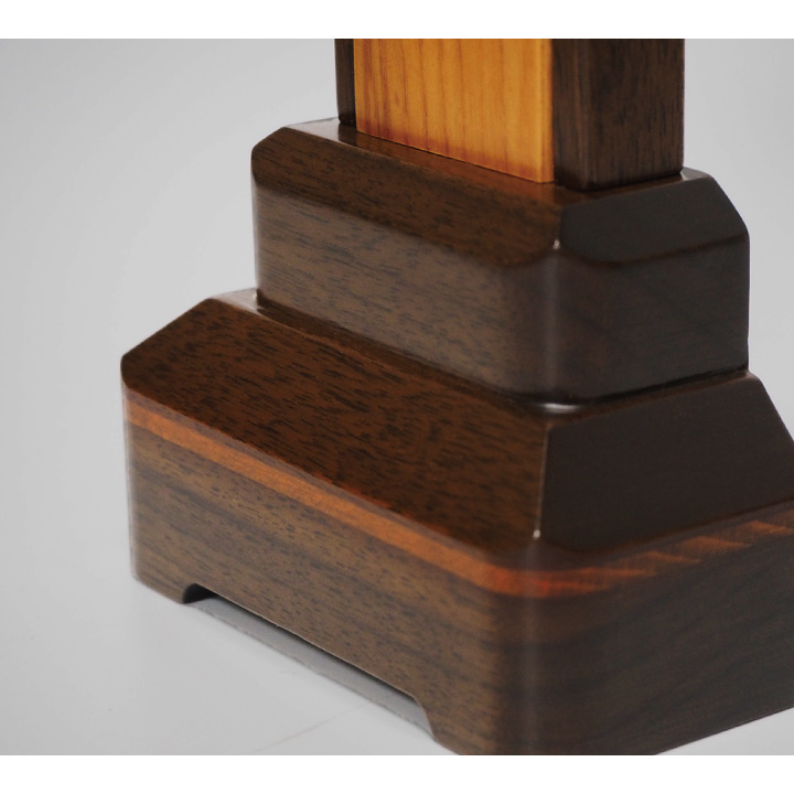 黒檀、紫檀、屋久杉の3種の高級木材とウォールナット(くるみ材)を使用した美しいお位牌「常葉」