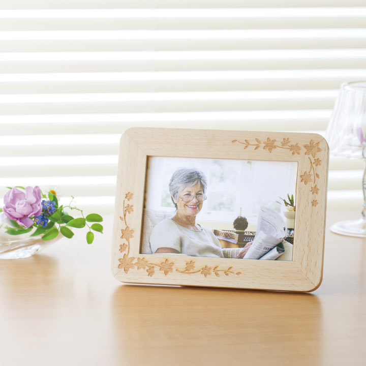 手元供養に最適な写真立てと遺骨カプセル（ミニ骨壷）のセット